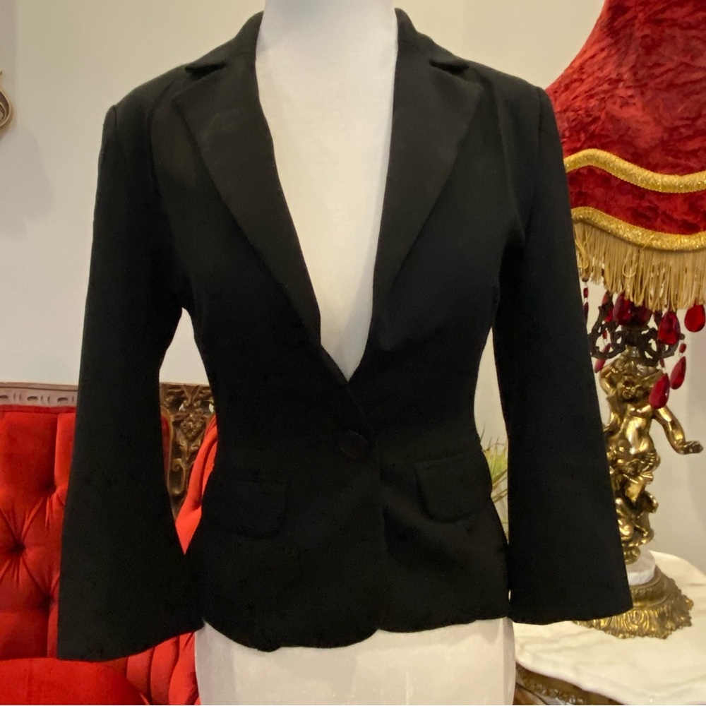 Le Chateau Cute Black Blazer